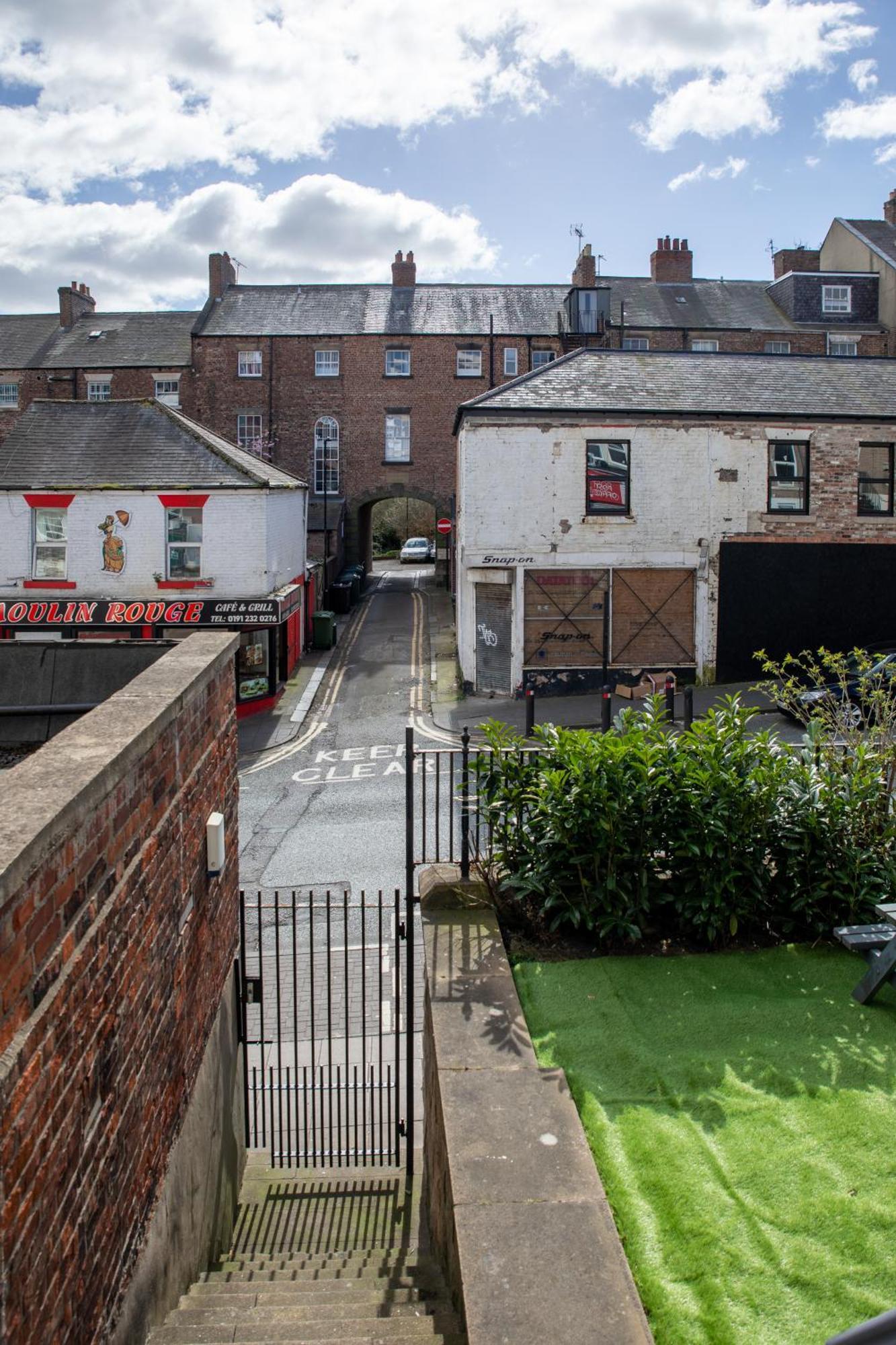 Newcastle City Centre Super Spacious Town House Free Parking And Wi-Fi Экстерьер фото