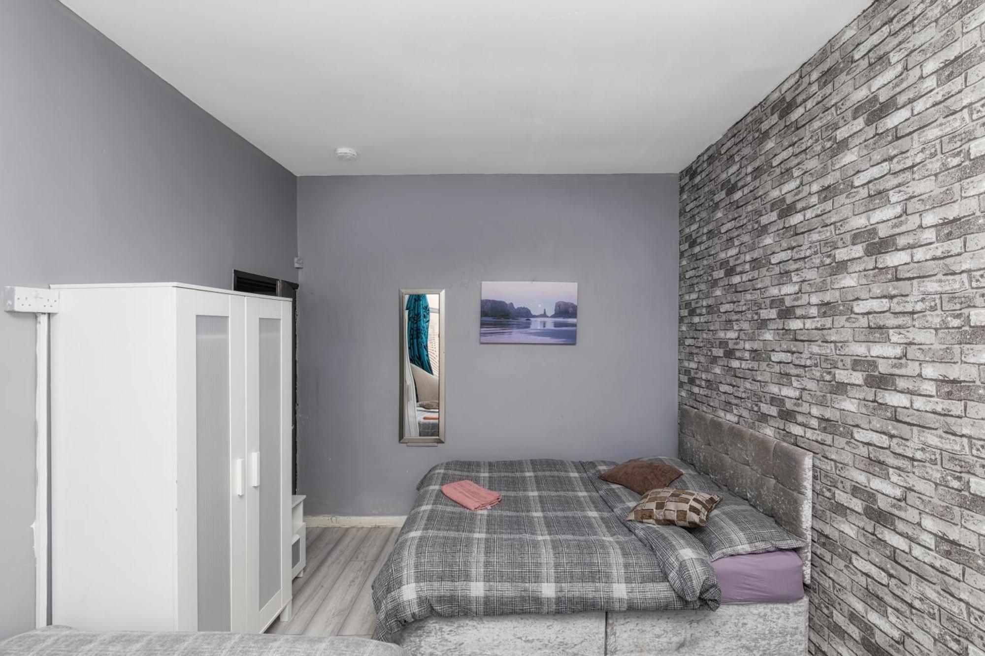 Newcastle City Centre Super Spacious Town House Free Parking And Wi-Fi Экстерьер фото