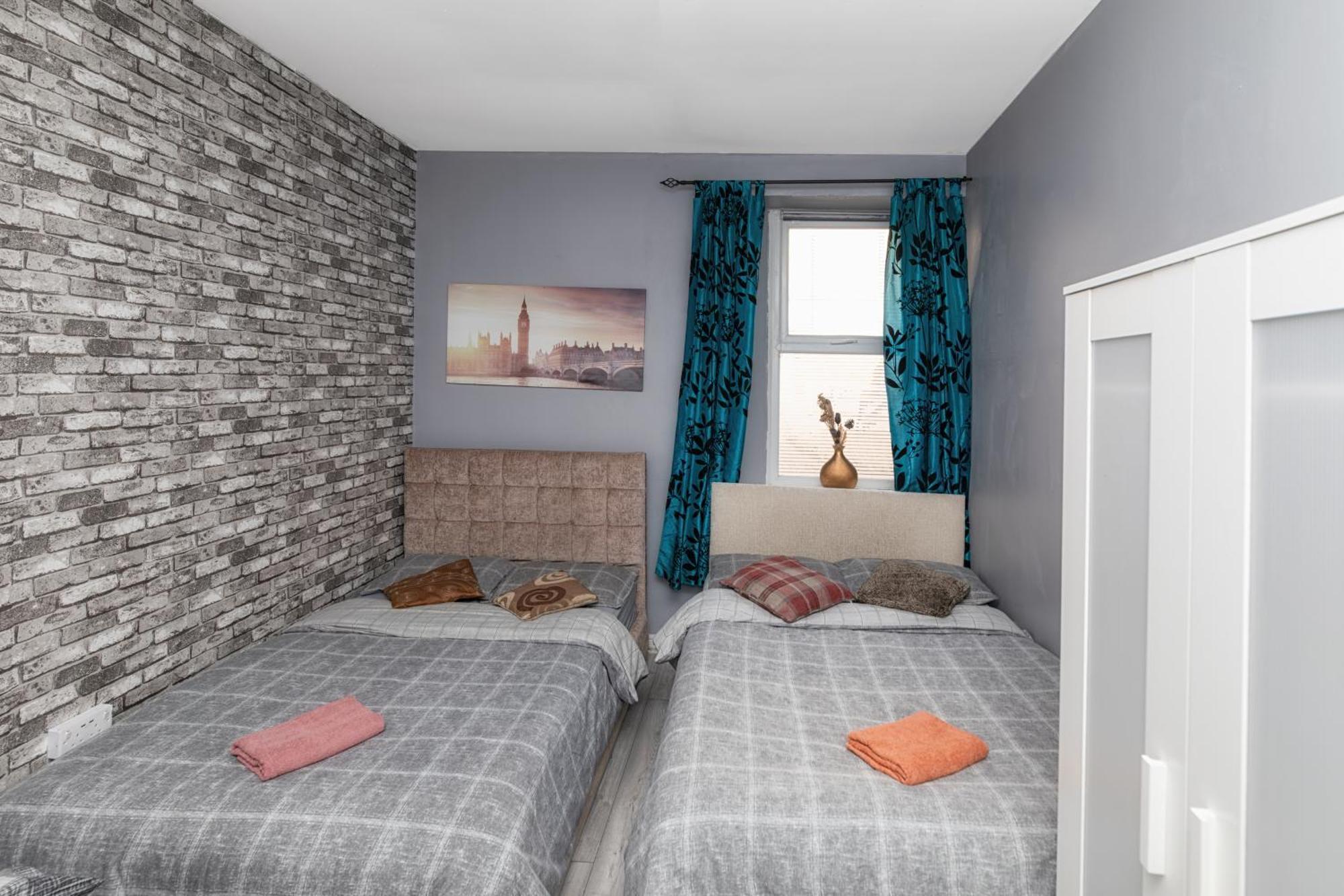 Newcastle City Centre Super Spacious Town House Free Parking And Wi-Fi Экстерьер фото