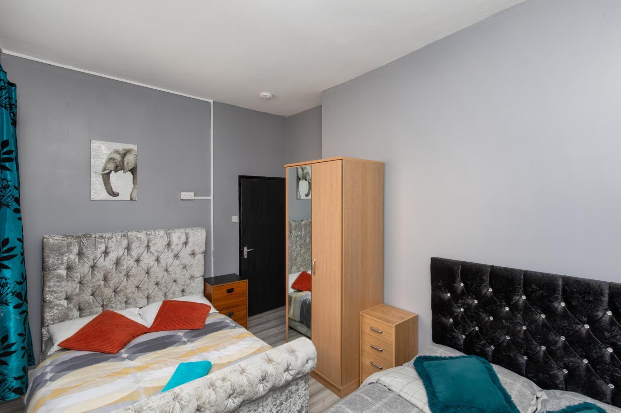 Newcastle City Centre Super Spacious Town House Free Parking And Wi-Fi Экстерьер фото