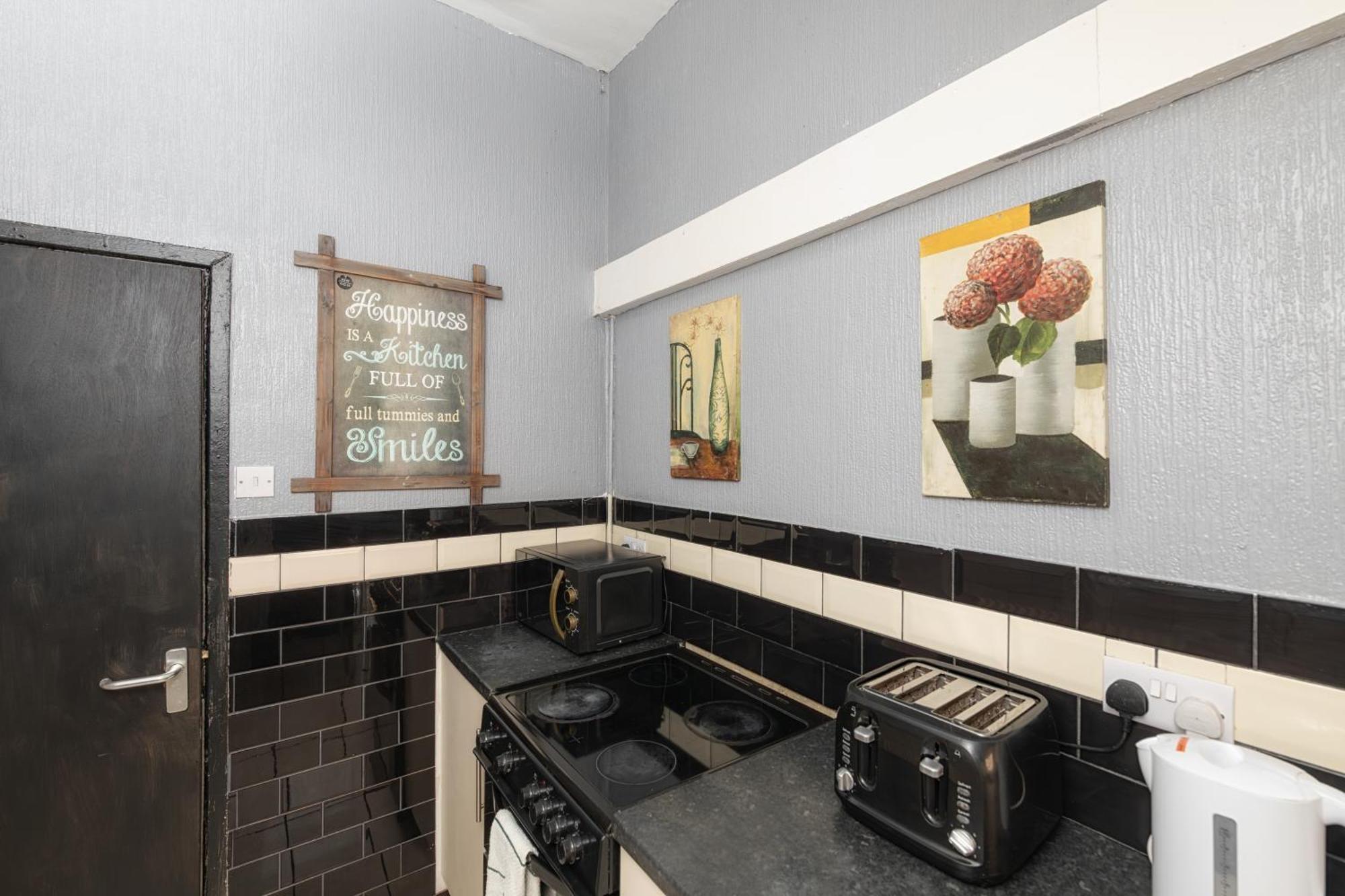 Newcastle City Centre Super Spacious Town House Free Parking And Wi-Fi Экстерьер фото