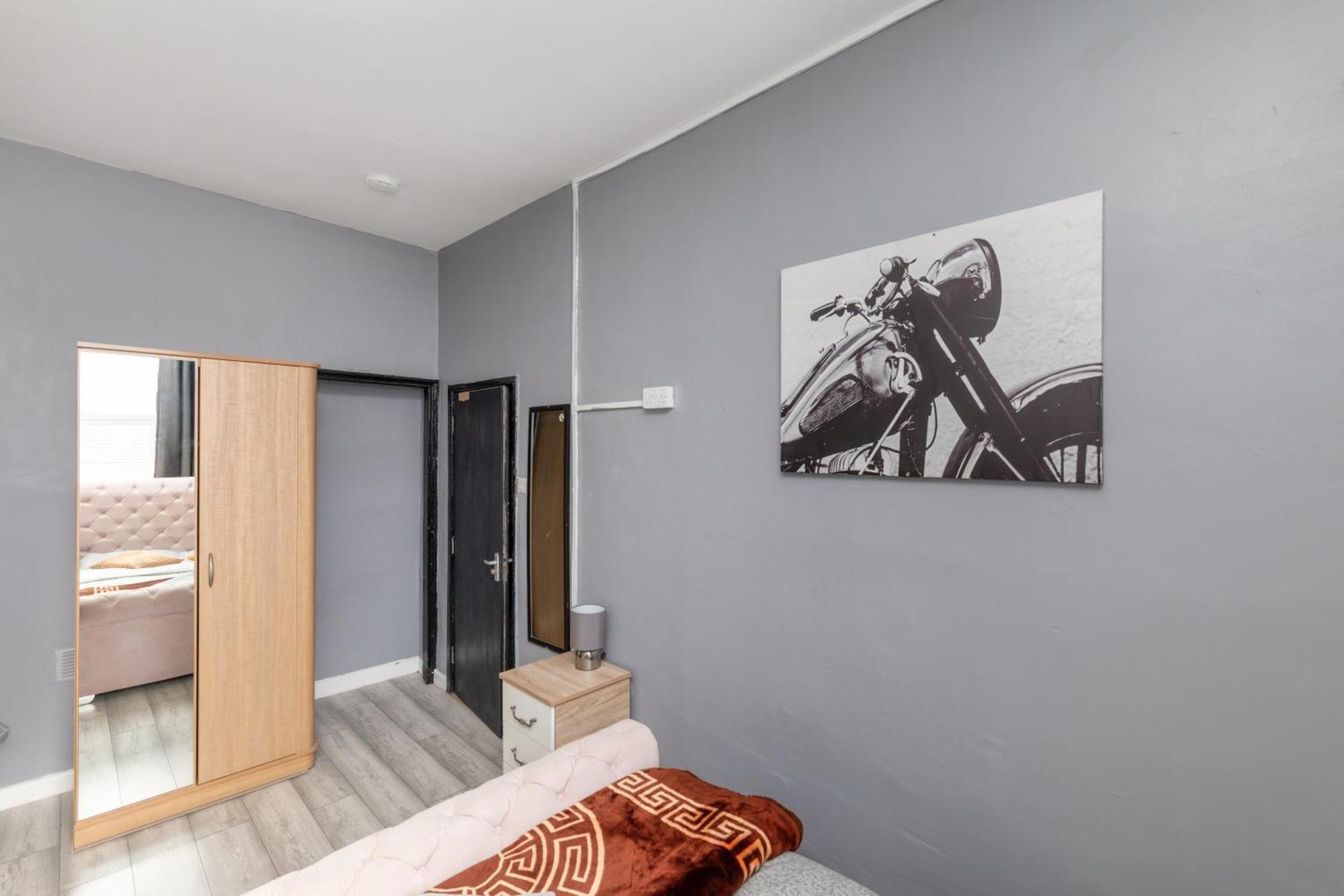 Newcastle City Centre Super Spacious Town House Free Parking And Wi-Fi Экстерьер фото