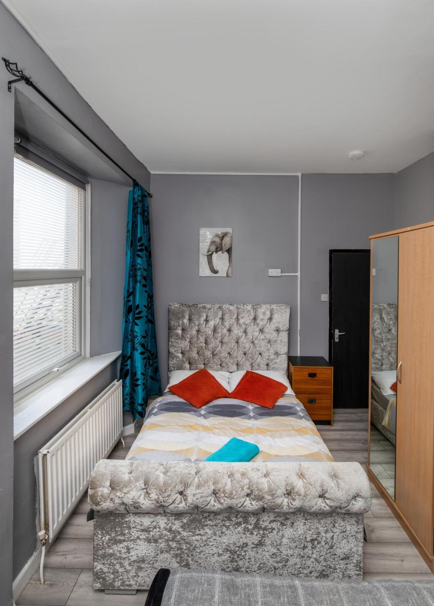 Newcastle City Centre Super Spacious Town House Free Parking And Wi-Fi Экстерьер фото